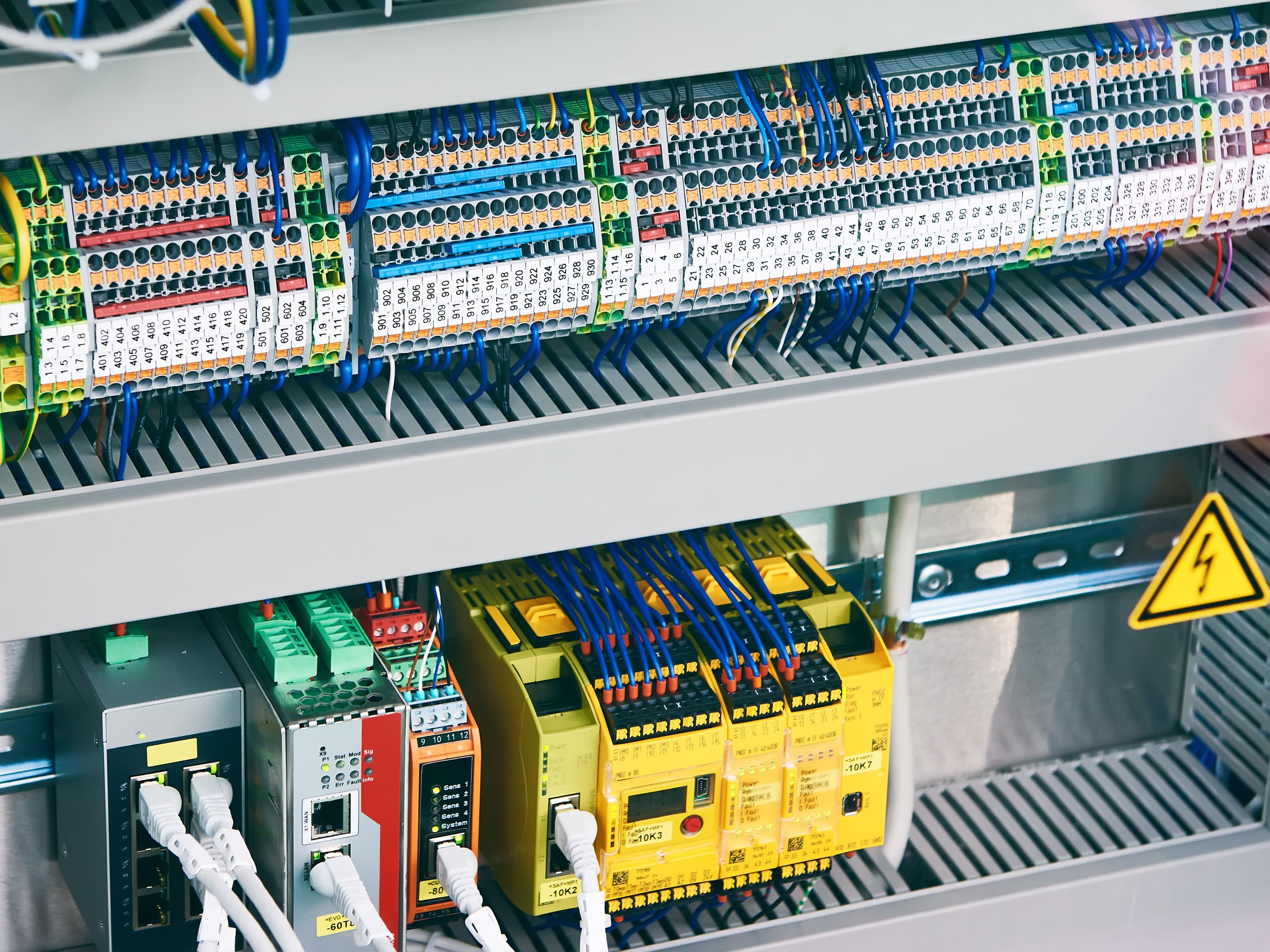 Prefabrykacja 
rozdzielnic elektrycznych 
i szaf sterowniczych